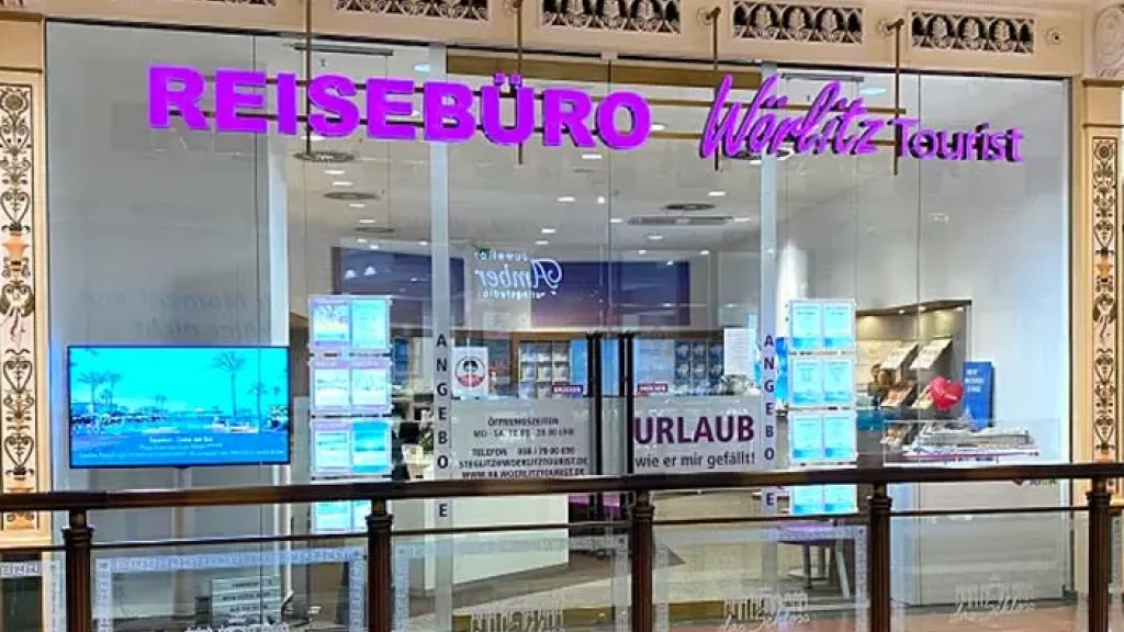 Shopfront Reisebüro Wörlitz